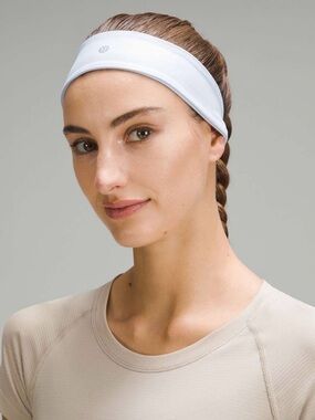 Lululemon NWT Luxtreme training headband light blue